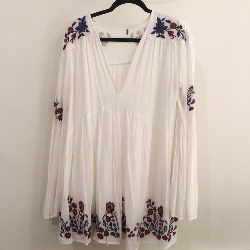 FREE PEOPLE FLOWY EMBROIDERED SUNDRESS